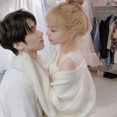 特好看氛围感十足的好看情头 纯欲双人好看情侣头像真人可爱