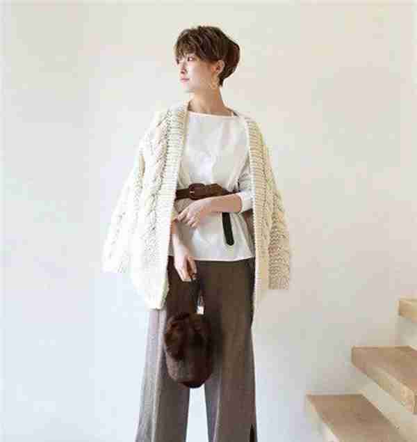 针织衫配什么裤子 春天就很适合穿针织罩衫