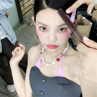 独特小众不易撞的女生头像 女头ins高级质感真人稀有头像图片