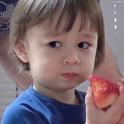 最火萌宝宝头像一左一右超萌 最流行的萌娃微信头像情侣闺蜜