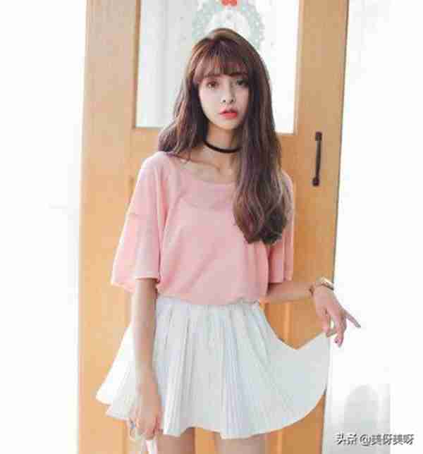 粉色衣服配什么颜色裤子和裙子，粉色怎么穿好看