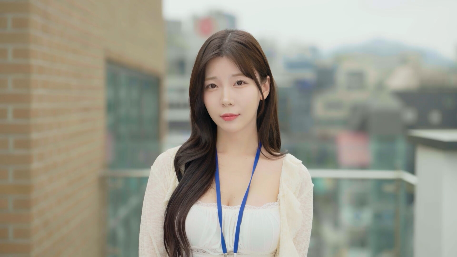 嘘, 美女拍摄中/Heroines Through My Lens 第3张