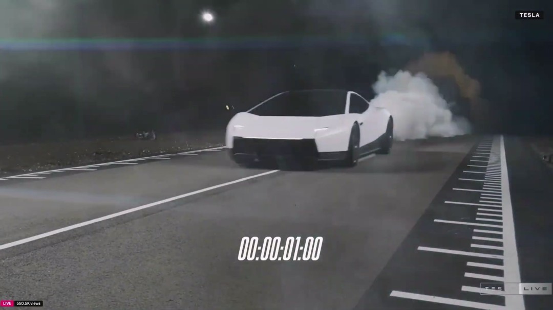 Roadster与无人驾驶出租车